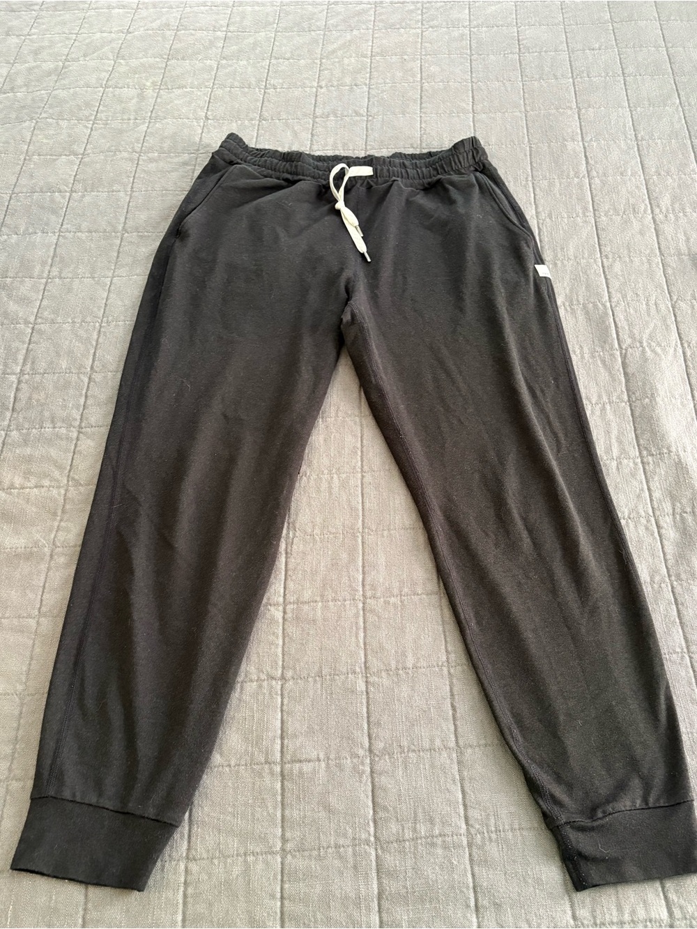 VUORI Women's Performance Joggers - Picture 3 of 8